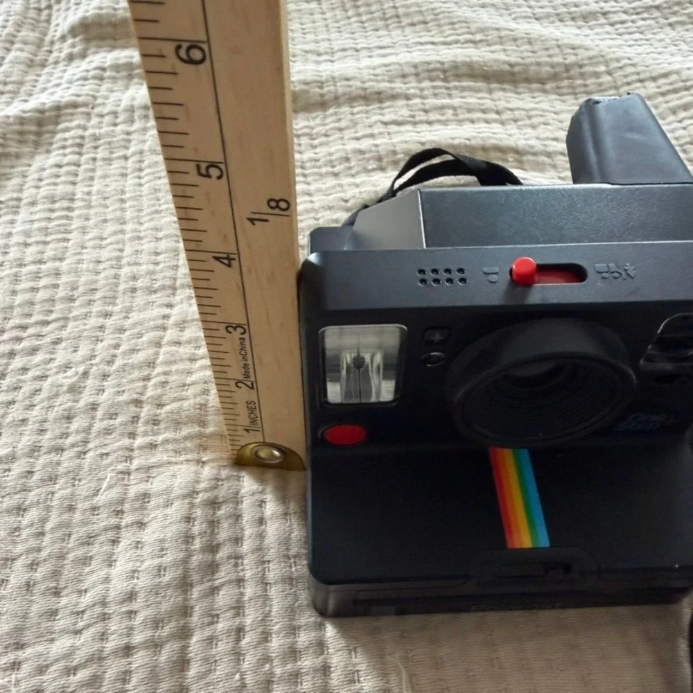 Polaroid onestep+ instant